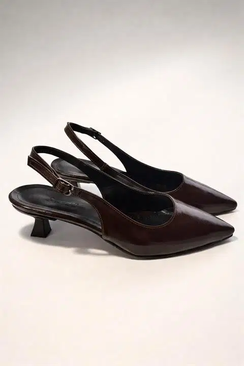 Kadın Boss Kahve Krışık Rugan Sivri Burunlu Kısa Kitten Topuklu Rahat Şık Arkası Acık Stiletto Ayakkabı