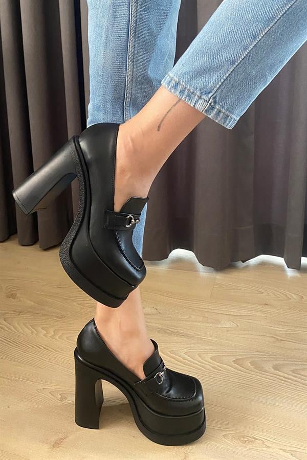 Kadın Clara Siyah Deri İnce Tokalı Lofer Model 12 cm Platform Topuklu Ayakkabı