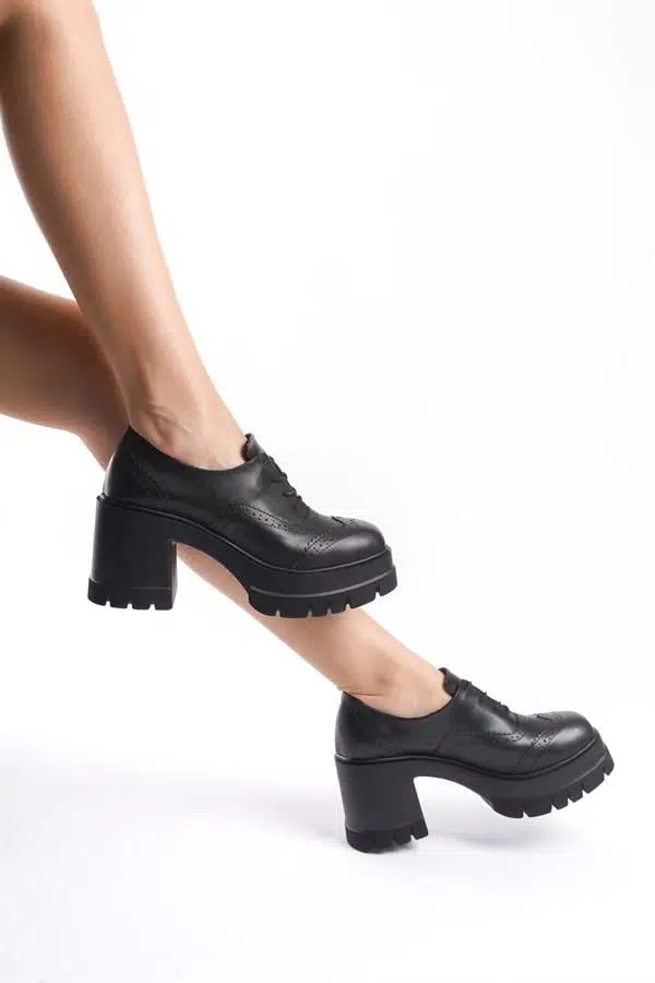 Kadın Dianai Siyah Cilt Carık Model 8 cm Topuklu Platformlu Ayakkabı Kadın Dianai Siyah Cilt Carık Model 8 cm Topuklu Platformlu Ayakkabı