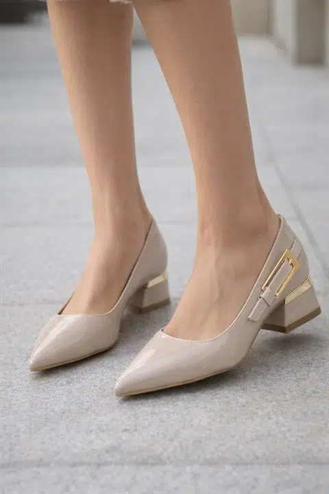 Kadın Elanor Bej Rugan Yandan Tokalı Kalın Topuklu Günlük Rahat Ayakkabı