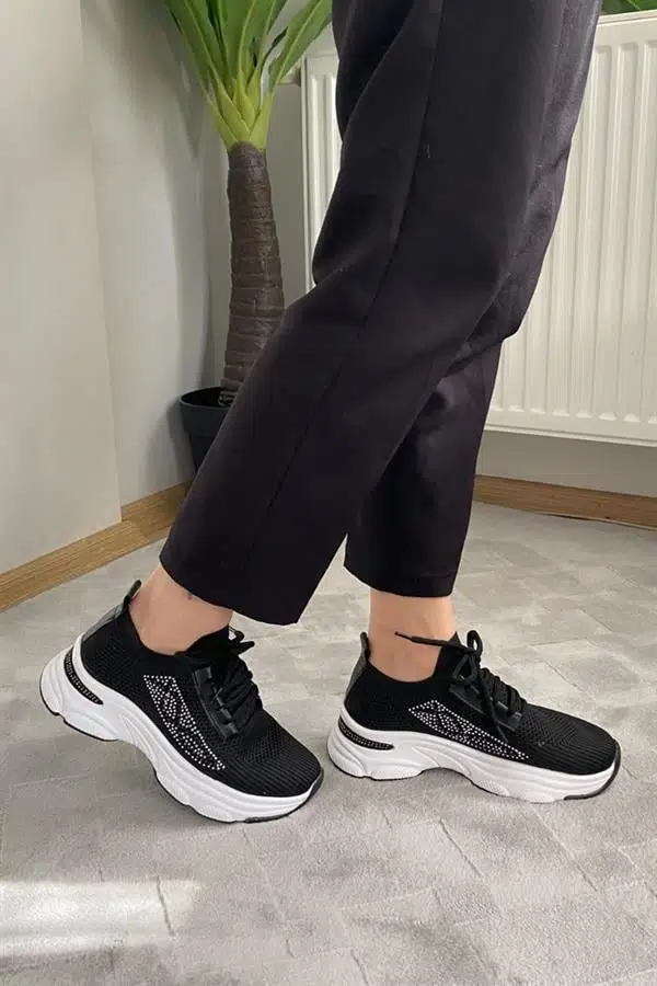 Kadın Fabri Siyah Triko Beyaz Tabanlı Taşlı Spor Ayakkabı & Sneaker