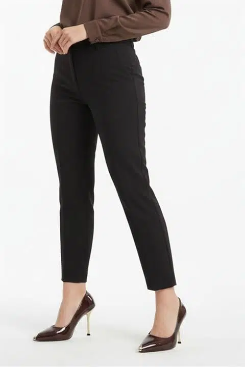 Kadın Lipo Kahve Rugan Metal Burun Detayı 10 cm İnce Topuklu Ayakkabı & Stileto