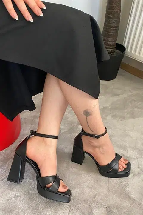Kadın Luci Siyah Cilt Çapraz Bantlı 10 cm Platfom Topuklu Aykkabı