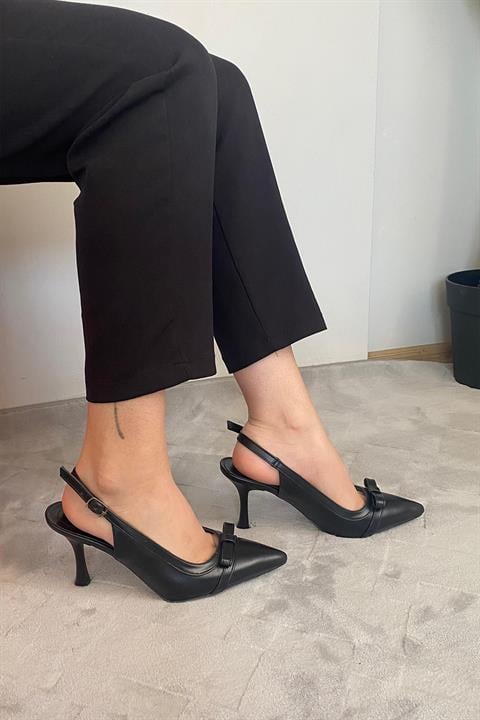 Kadın Madame Siyah Cilt Fiyonk Detaylı Arkası Acık 9 cm İnce Topuklu Ayakkabı