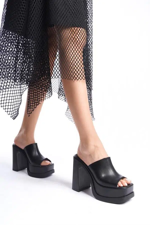 Kadın Marci Siyah Geniş Bantlı (12 cm ) Platform Topuklu Terlik Kadın Marci Siyah Geniş Bantlı (12 cm ) Platform Topuklu Terlik