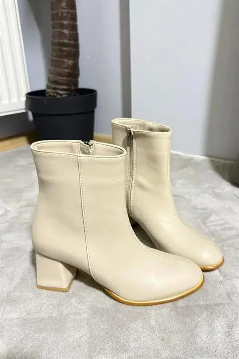 Kadın Marta Bej Cilt Kalın Topuklu Yumurta Burun Fermuarlı Bot