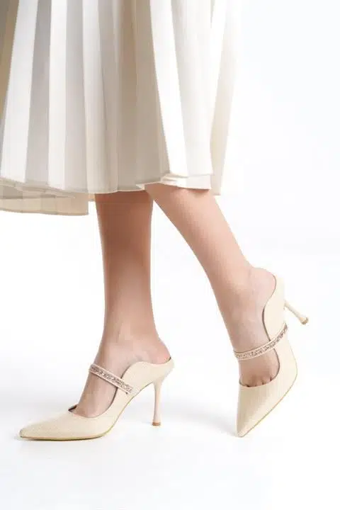Kadın Mavera Kırem Rugan 9 Cm İnce Topuklu Sivri Burunlu Arkası Acık Tasarım Stiletto