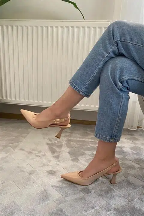 Kadın Motto Nud Rugan Sivri Burun Arkası Acık 8 cm Topuklu Ayakkabı