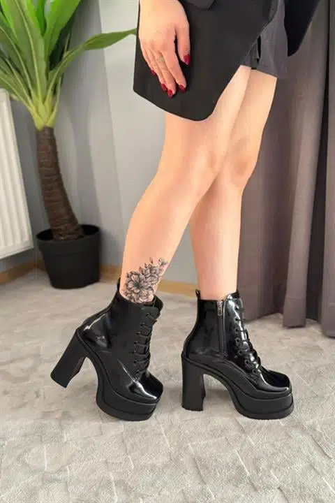 Kadın Simya Siyah Rugan Bağcıklı Detaylı 12 cm Platform Topuklu Fermuarlı Bot
