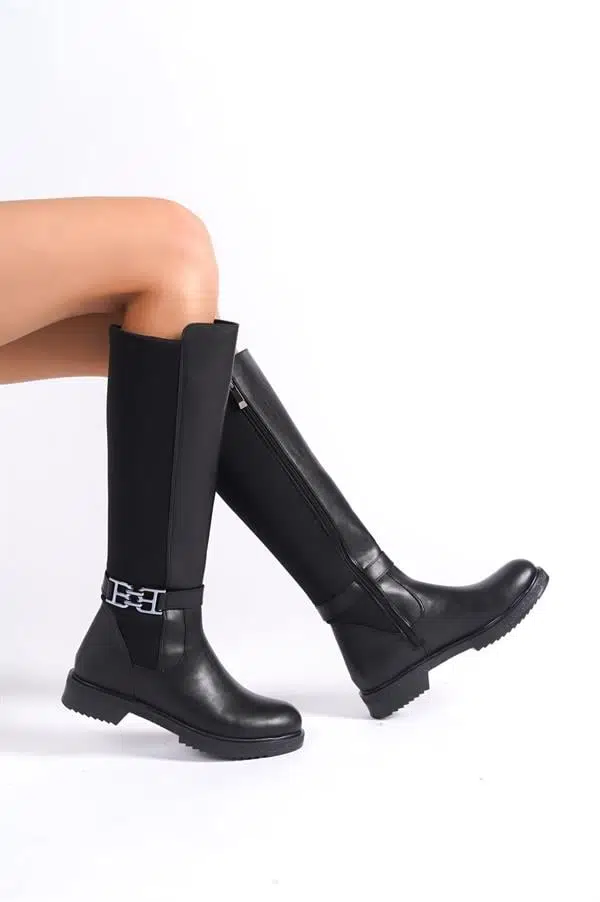 Kadın Siyah Tokalı Dalgıç Kumaş Dizaltı Çizme