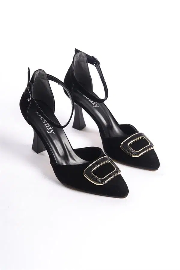 Kadın Tari Siyah Süet Bilekten Bağlamalı Kare Tokalı Yanı Acık Kadeh Topuklu Ayakkabı