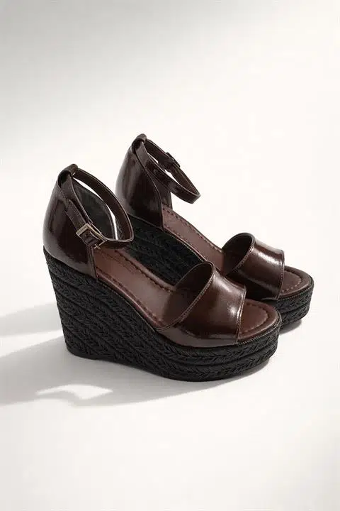 Kadın Verla Kahverengi Kırışık Rugan Tek Bant Yüksek Dolgu Taban Ayakkabı